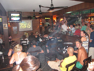 people watch on - nellies - thailand