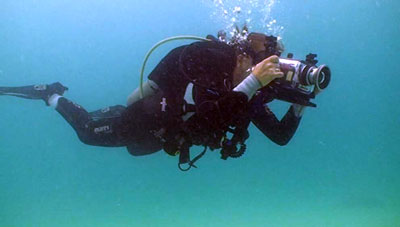 koh tao video course  student filming